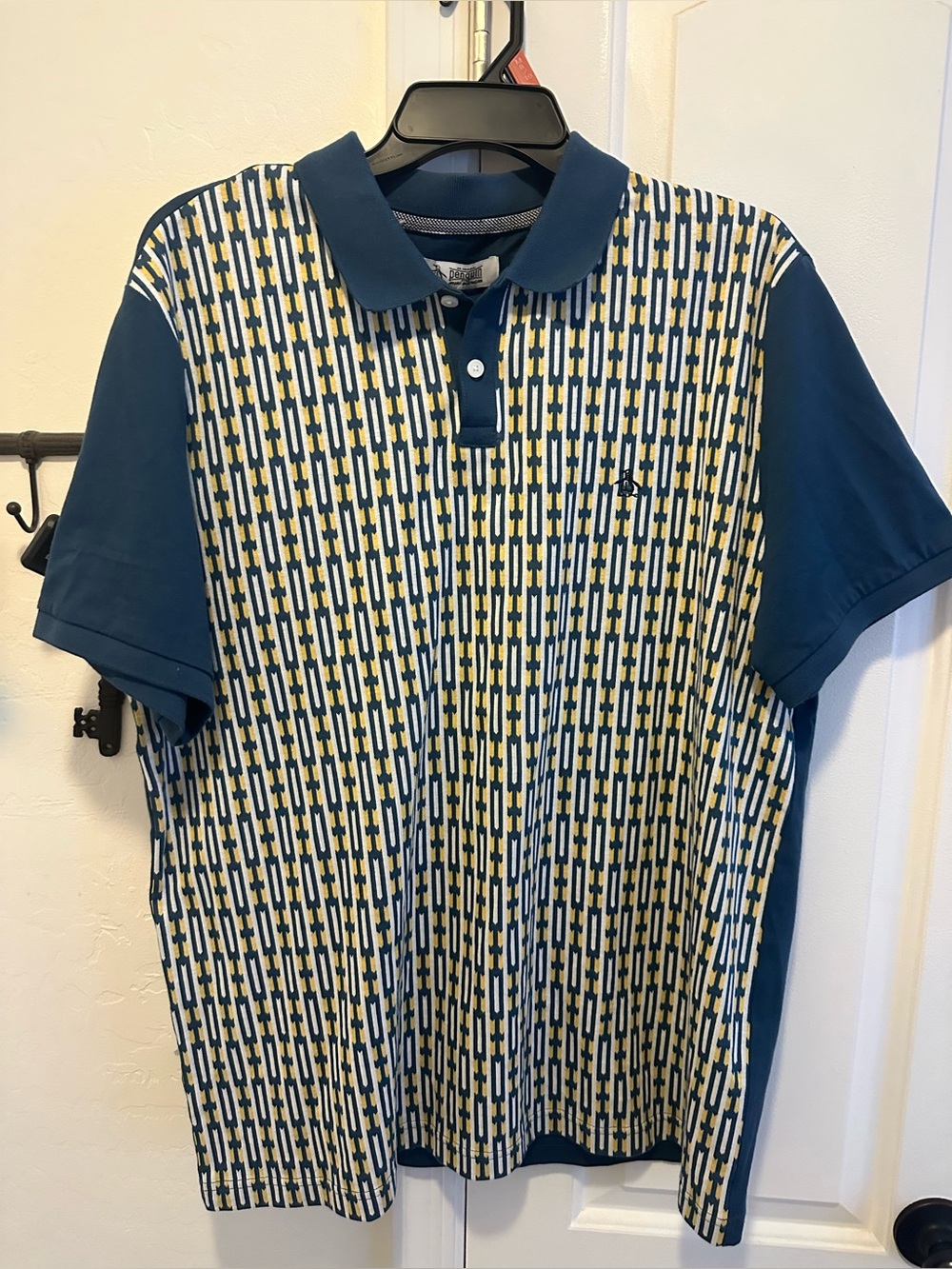 Men’s blue and yellow chain link printed polo shirt by Penguin size XLArge